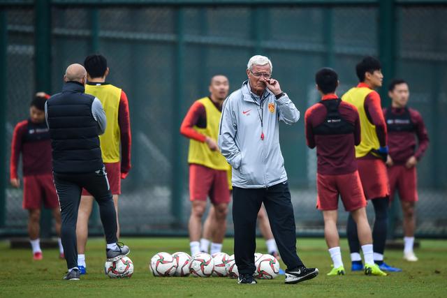 布伦森44分西亚卡姆22分 尼克斯大胜步行者3-2